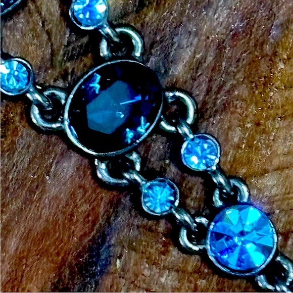 GIVENCHY Blue Crystal Iridescent AB & Lt Aqua Rhinestone Teardrop Necklace 20" - Picture 11 of 16